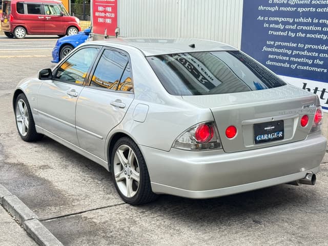 1998 Toyota Altezza JDM car for sale — photo 13 of 25