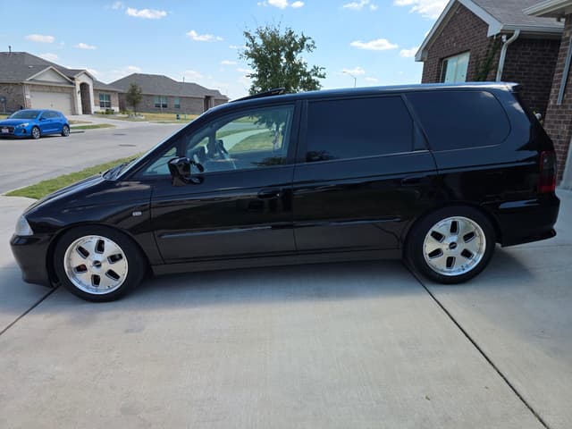 2001 Honda Odyssey JDM car for sale — photo 4 of 21