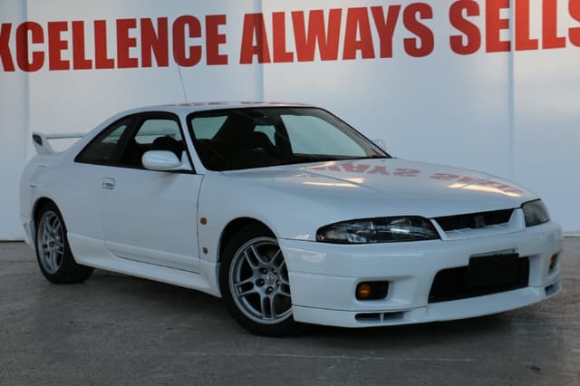 1995 Nissan Skyline JDM car for sale — photo 2 of 25