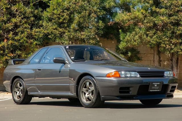 1991 Nissan Skyline JDM car for sale — photo 14 of 25