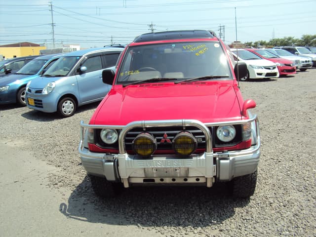 1996 Mitsubishi Pajero JDM car for sale — photo 2 of 5