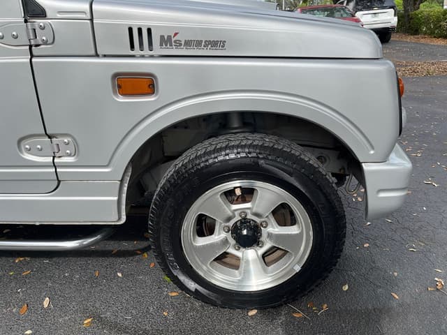 1998 Suzuki Jimny JDM car for sale — photo 9 of 17