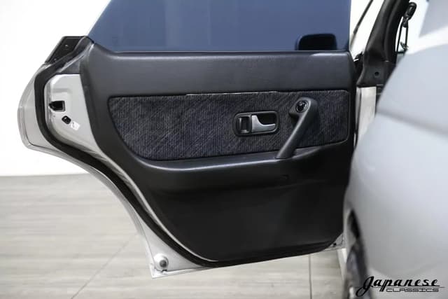 1992 Nissan Skyline JDM car for sale — photo 20 of 25