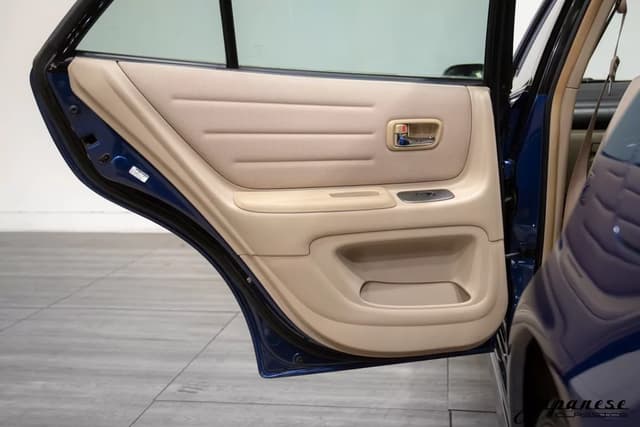 2001 Toyota Altezza JDM car for sale — photo 20 of 25