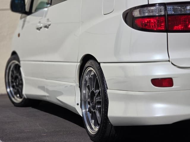 2000 Toyota Estima JDM car for sale — photo 2 of 25