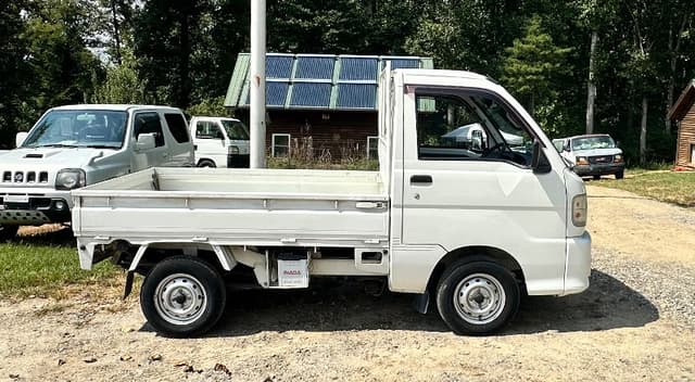 2001 Daihatsu Hijet JDM car for sale — photo 4 of 17