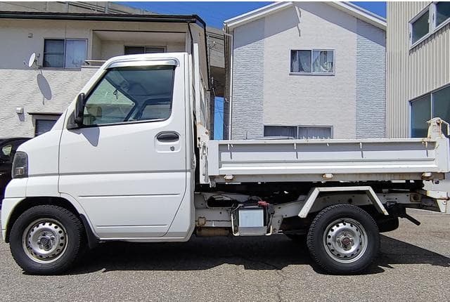 2002 Mitsubishi Minicab JDM car for sale — photo 12 of 25