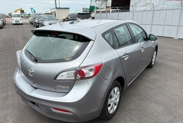 2010 Mazda Axela JDM car for sale — photo 5 of 25