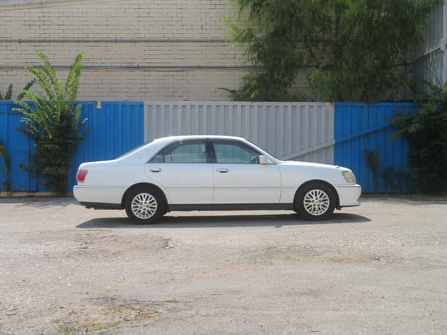 2000 Toyota Crown JDM car for sale — photo 9 of 25