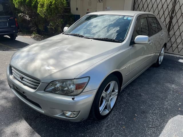1998 Toyota Altezza JDM car for sale — photo 3 of 17