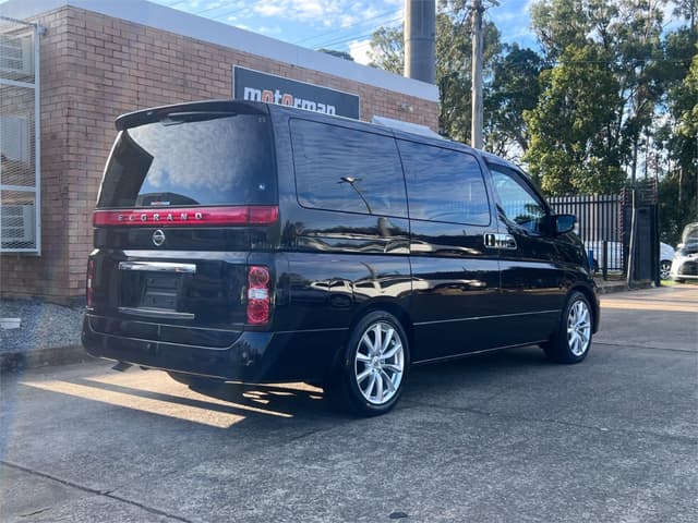 2007 Nissan Elgrand JDM car for sale — photo 6 of 16