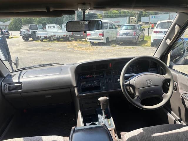 1996 Toyota HiAce JDM car for sale — photo 10 of 11