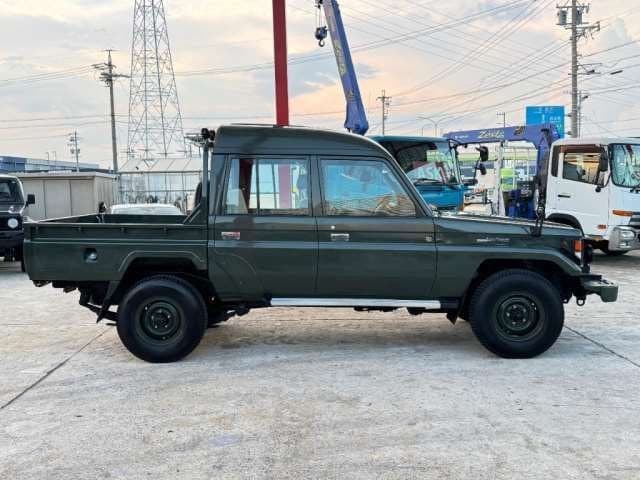 2001 Toyota Land Cruiser JDM car for sale — photo 13 of 25