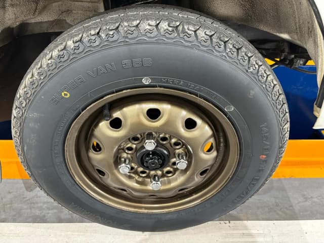 1993 Daihatsu Hijet JDM car for sale — photo 13 of 23