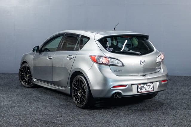 2010 Mazda Axela JDM car for sale — photo 3 of 17