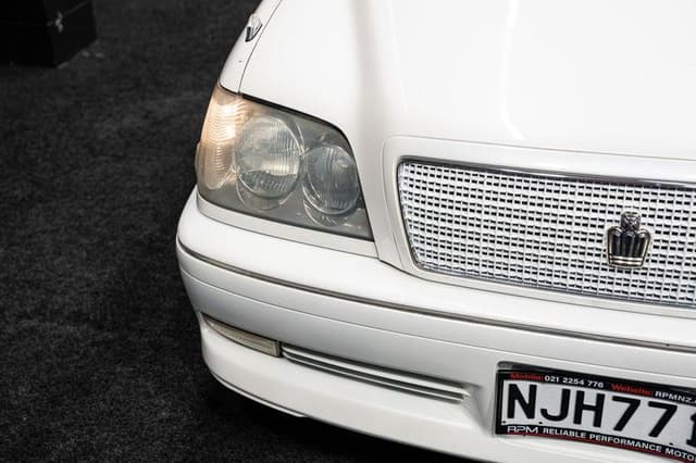 2000 Toyota Crown JDM car for sale — photo 9 of 18