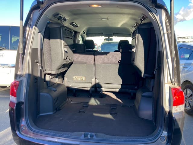 2007 Honda Stepwagon JDM car for sale — photo 6 of 8