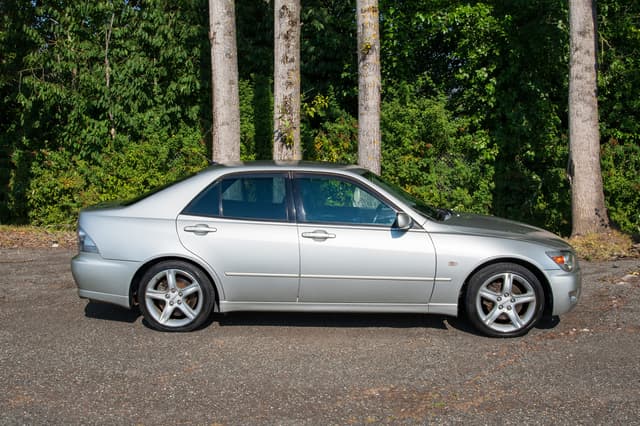 1998 Toyota Altezza JDM car for sale — photo 8 of 14