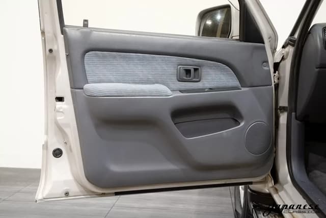 1996 Toyota Hilux Surf JDM car for sale — photo 17 of 25