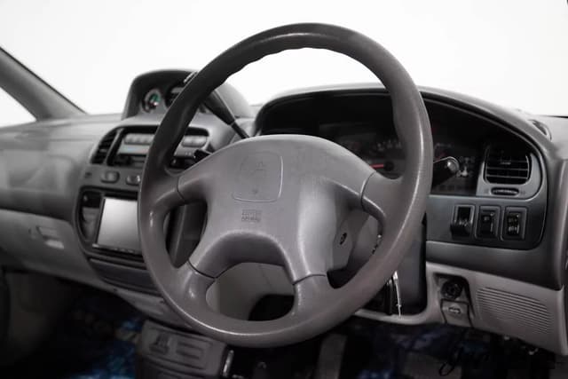 1998 Mitsubishi Delica JDM car for sale — photo 13 of 25