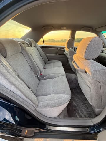 2001 Toyota Crown JDM car for sale — photo 5 of 10