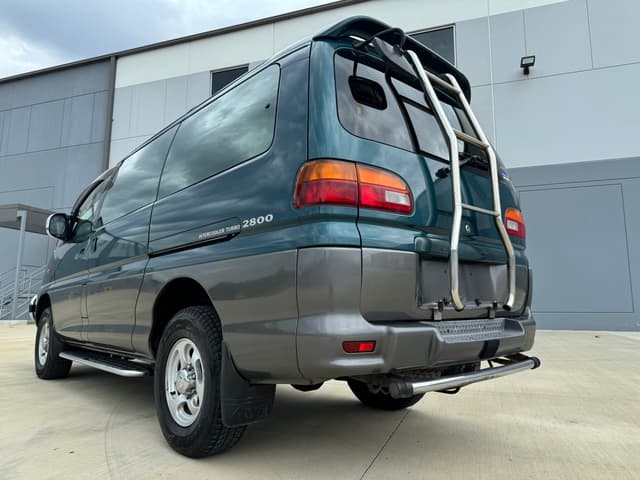 1998 Mitsubishi Delica JDM car for sale — photo 7 of 25