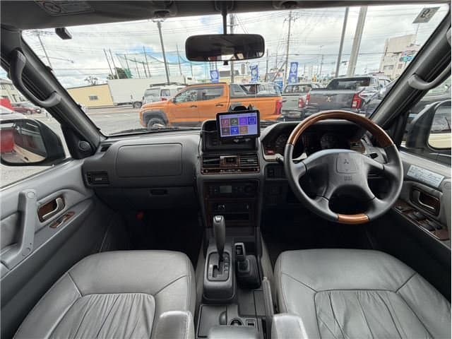 1998 Mitsubishi Pajero JDM car for sale — photo 3 of 25