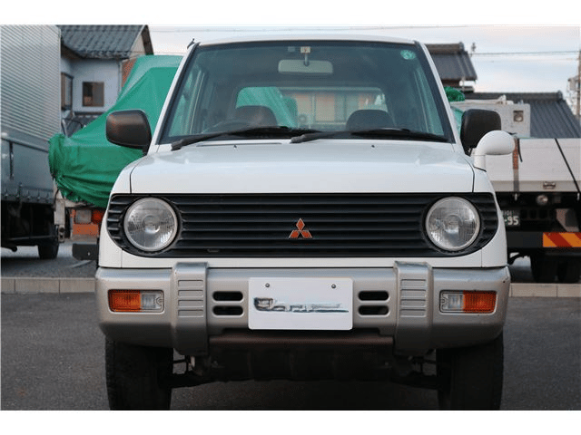 1997 Mitsubishi Pajero JDM car for sale — photo 5 of 16