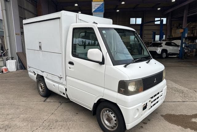 2004 Mitsubishi Minicab JDM car for sale — photo 6 of 25