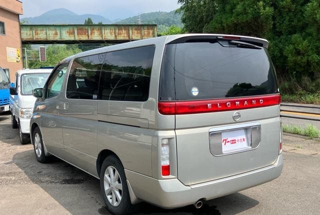 2003 Nissan Elgrand JDM car for sale — photo 7 of 25
