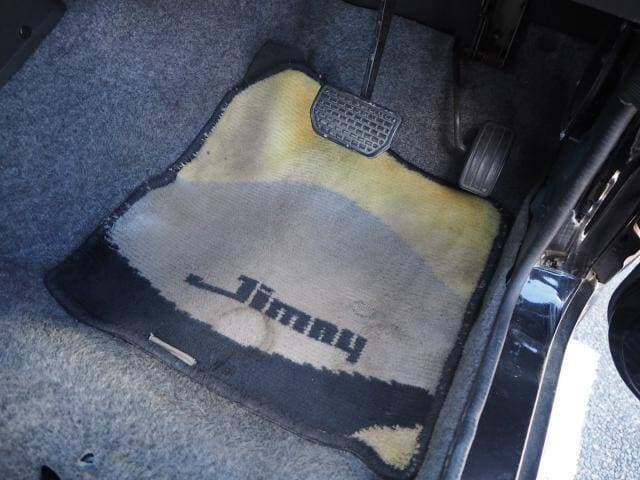 1996 Suzuki Jimny JDM car for sale — photo 12 of 20