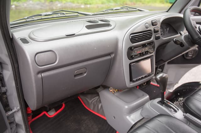 1997 Daihatsu Hijet JDM car for sale — photo 8 of 10