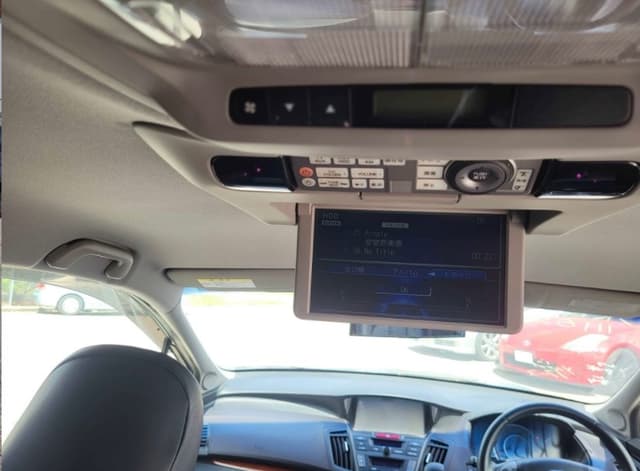 2010 Honda Odyssey JDM car for sale — photo 13 of 16