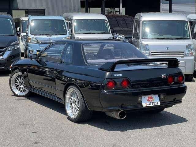 1990 Nissan Skyline JDM car for sale — photo 14 of 20