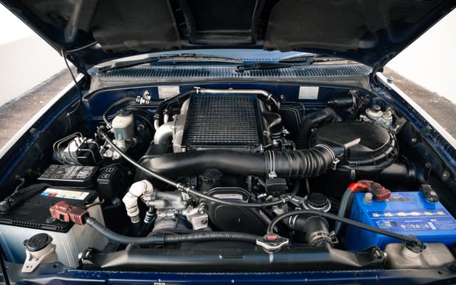 1996 Toyota Hilux Surf JDM car for sale — photo 14 of 14