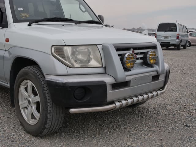 1999 Mitsubishi Pajero JDM car for sale — photo 11 of 25