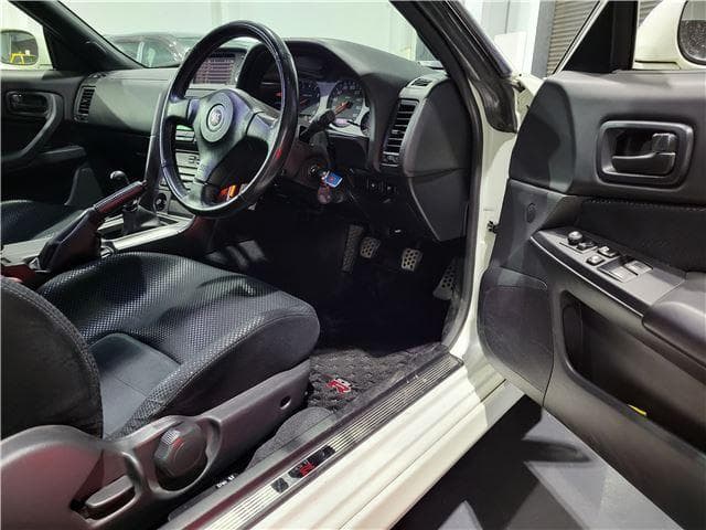 2001 Nissan Skyline JDM car for sale — photo 15 of 17