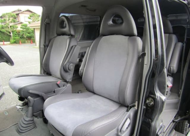 2004 Mitsubishi Delica JDM car for sale — photo 9 of 12