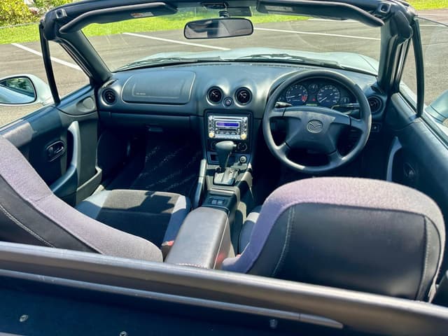 1998 Mazda Roadster (Eunos Roadster / MX-5) JDM car for sale — photo 12 of 14