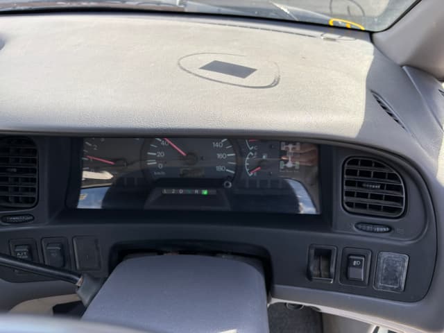 1996 Mitsubishi Delica JDM car for sale — photo 23 of 25
