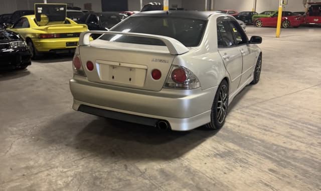 1999 Toyota Altezza JDM car for sale — photo 11 of 25