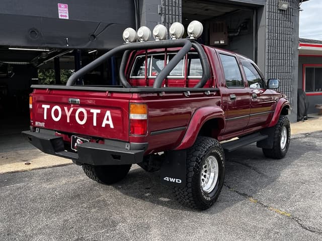 1990 Toyota Hilux JDM car for sale — photo 10 of 25