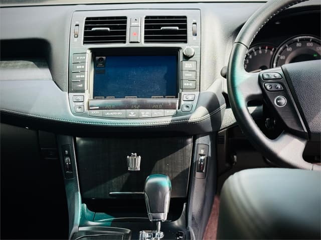 2008 Toyota Crown JDM car for sale — photo 17 of 25
