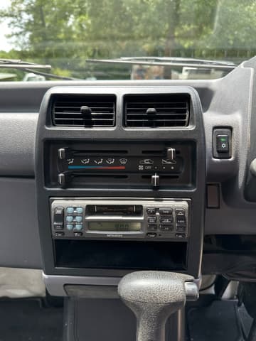1997 Mitsubishi Minicab JDM car for sale — photo 20 of 25