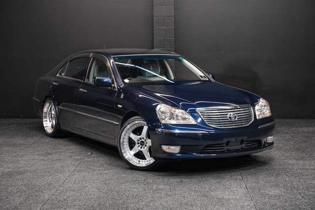2004 Toyota Majesta JDM car for sale — photo 5 of 18