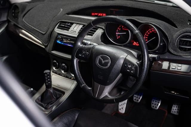 2010 Mazda Axela JDM car for sale — photo 10 of 12