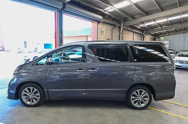 2011 Toyota Vellfire JDM car for sale — photo 6 of 10