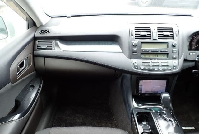 2008 Toyota Crown JDM car for sale — photo 9 of 25