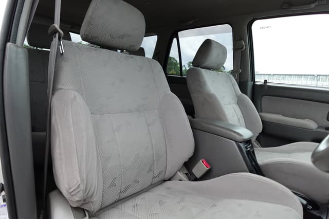 2001 Toyota Hilux Surf JDM car for sale — photo 19 of 22