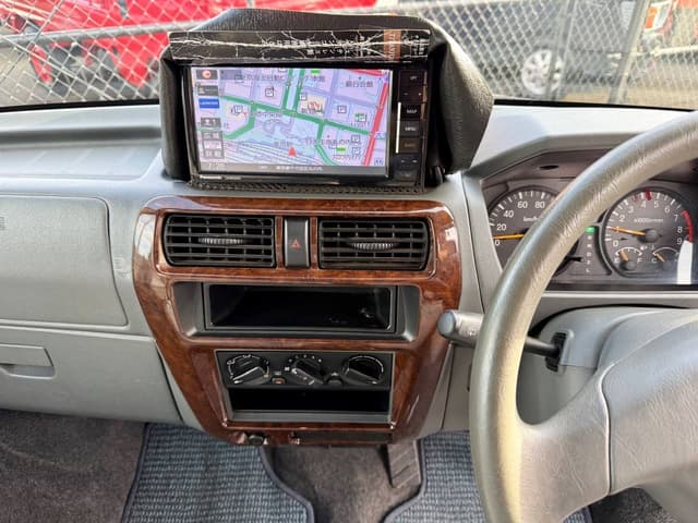 2000 Mitsubishi Town Box JDM car for sale — photo 21 of 25
